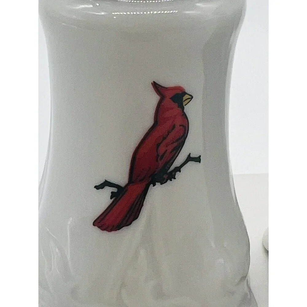 Unbranded vintage cardinal